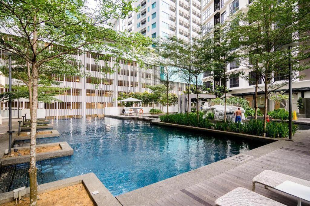 Pangsapuri A Lux & Spacious Apt For 4 In Klcc