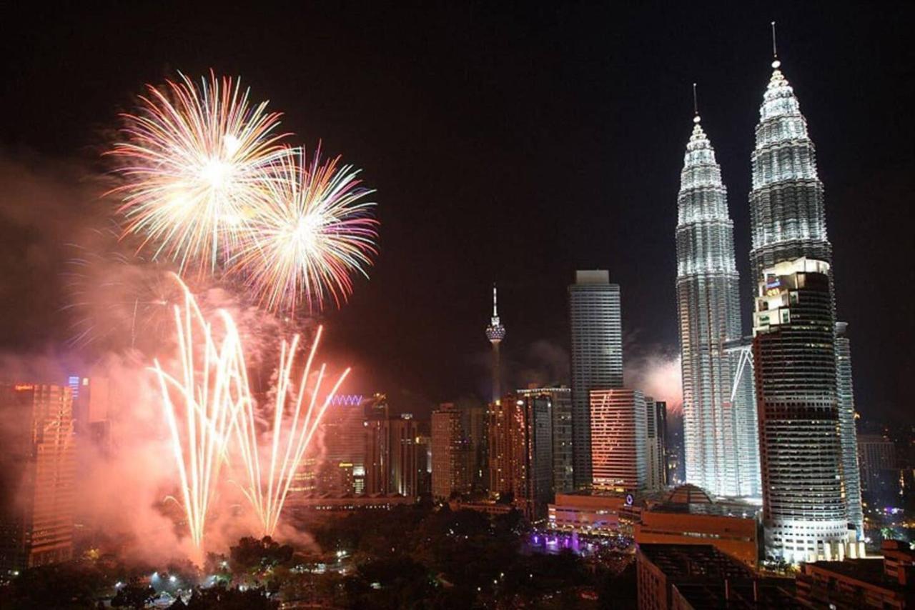 A Lux & Spacious Apt For 4 In Klcc *